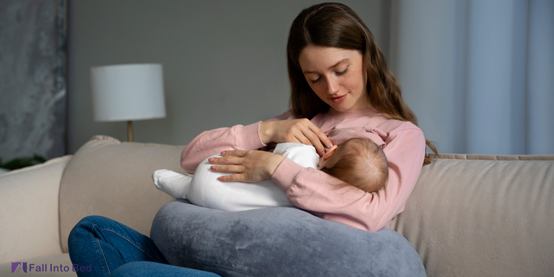 mom using nursing pillow